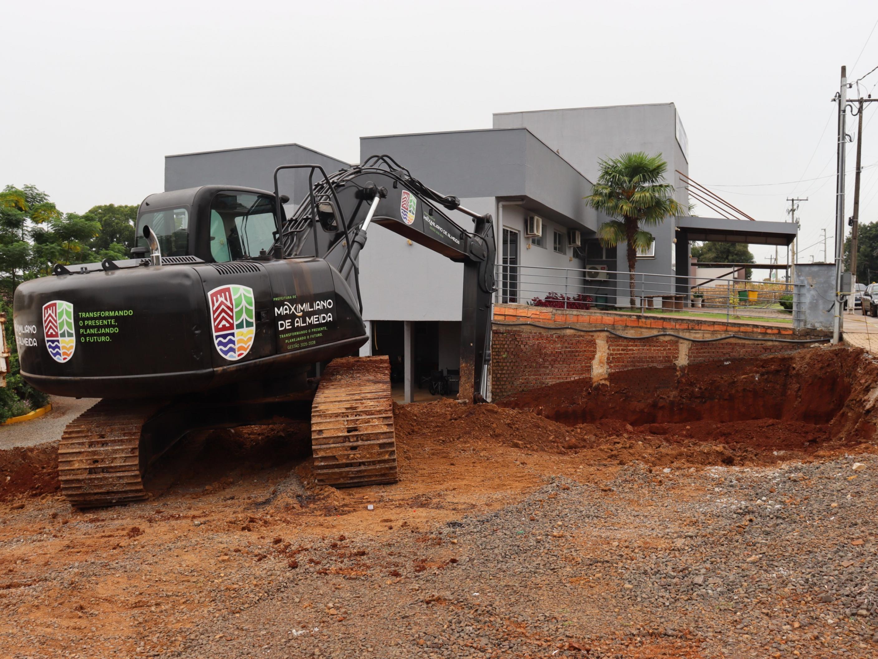 Prefeitura de Maximiliano de Almeida inicia obras de ampliação da Unidade Básica de Saúde